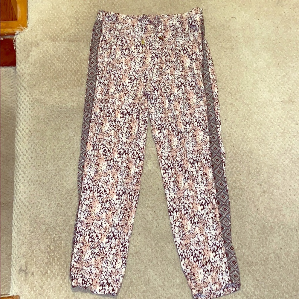 🌸🌞Atmosphere Floral Joggers